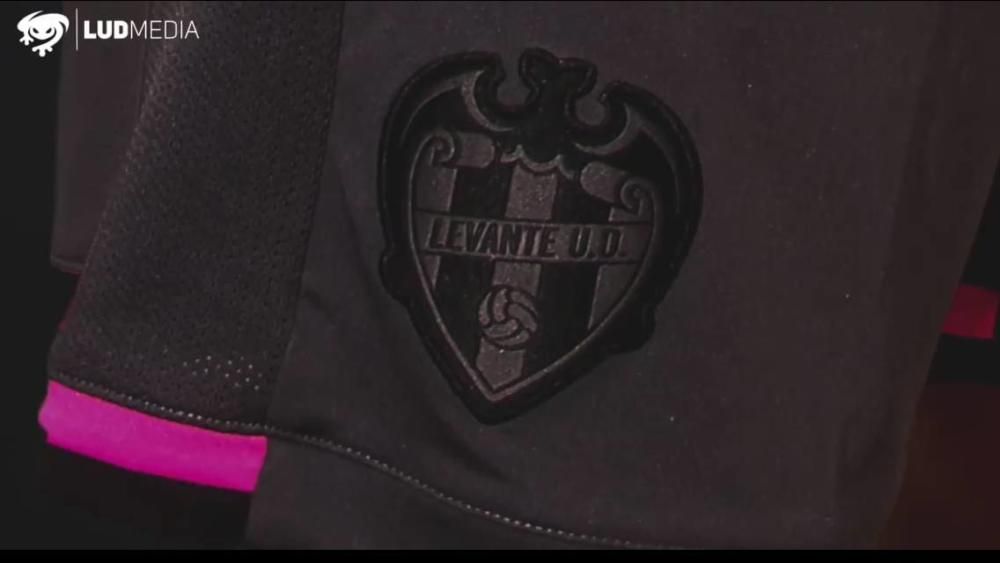 La camiseta rosa de entrenamiento del Levante