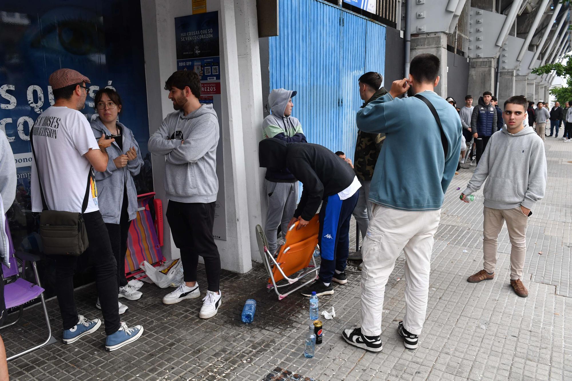 Colas en Riazor por las entradas para el partido del Dépor en Castellón