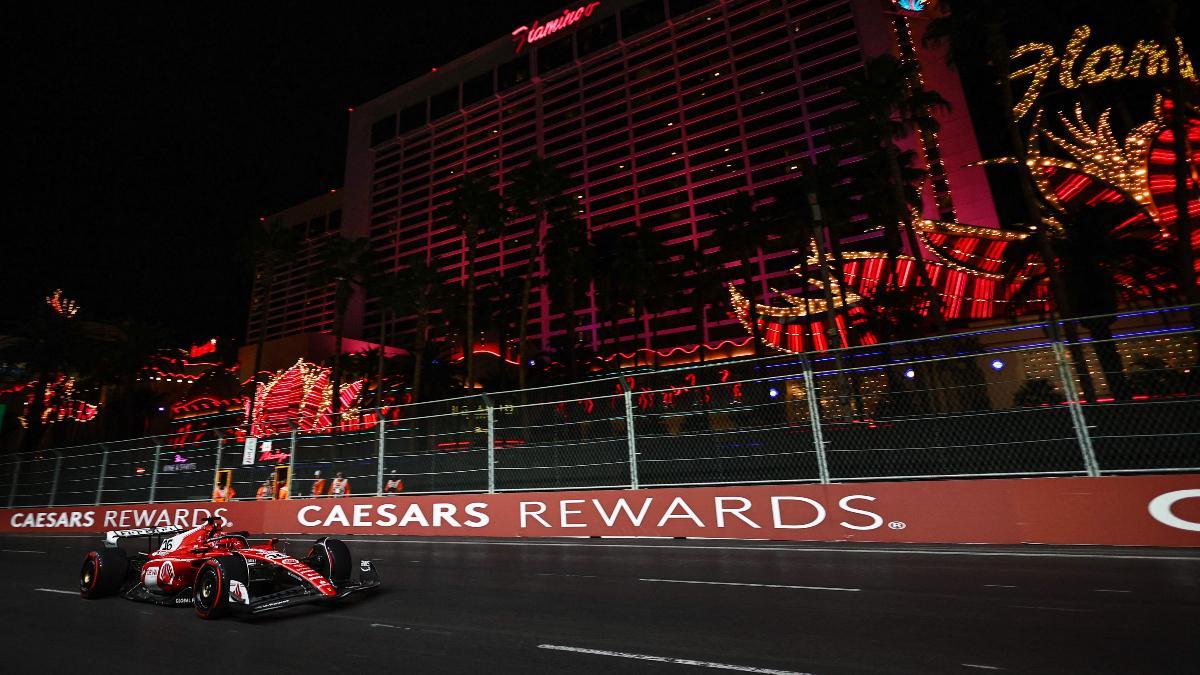 Charles Leclerc, intratable a una vuelta en Las Vegas