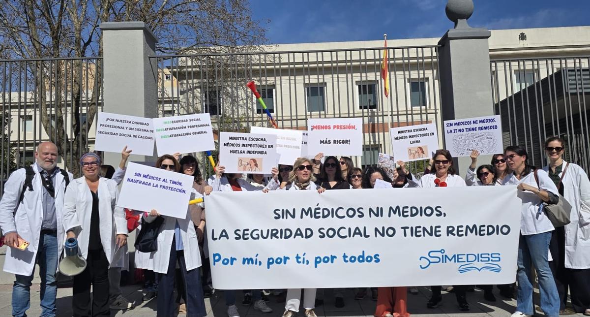 Los médicos inspectores en una reciente movilización
