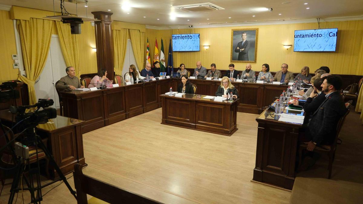 Un momento del Pleno de presupuestos del Ayuntamiento de Cabra.