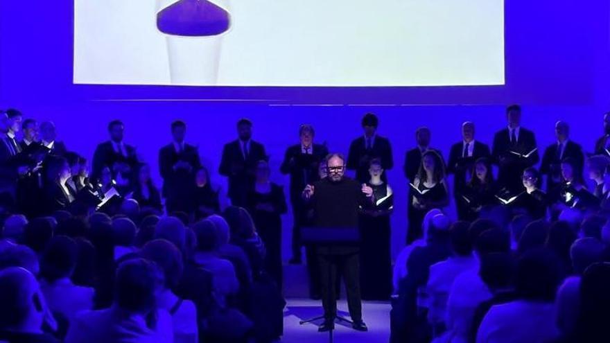 El coro de Luanco El León de Oro le grita al silencio