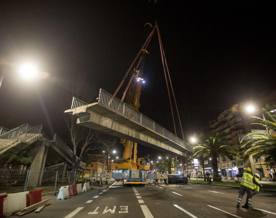 Desmontaje de las pasarelas de la Avenida del Cid