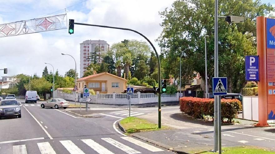 Cruce en Coruxo de Arriba, antes de la bajada a Santa Cruz. |   // L.O.