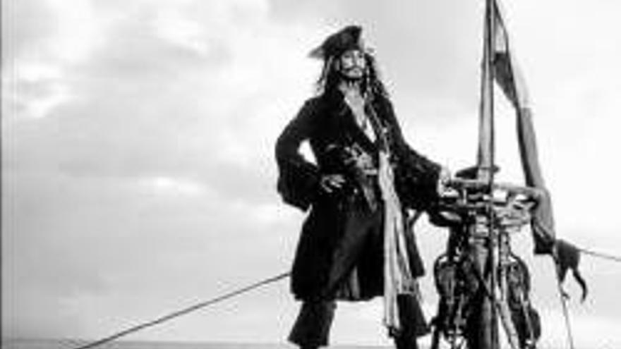 Johnny Depp: ´PIRATAS DEL CARIBE 4´ PAGA UNA FORTUNA AL PROTAGONISTA