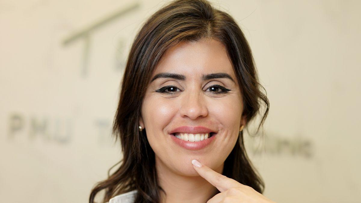 Thayná Azous, especialista en micropigmentación.