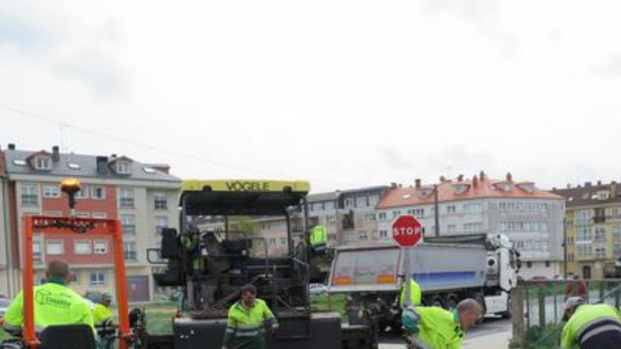 A Laracha inicia la ejecución de un proyecto para renovar el firme de tres calles