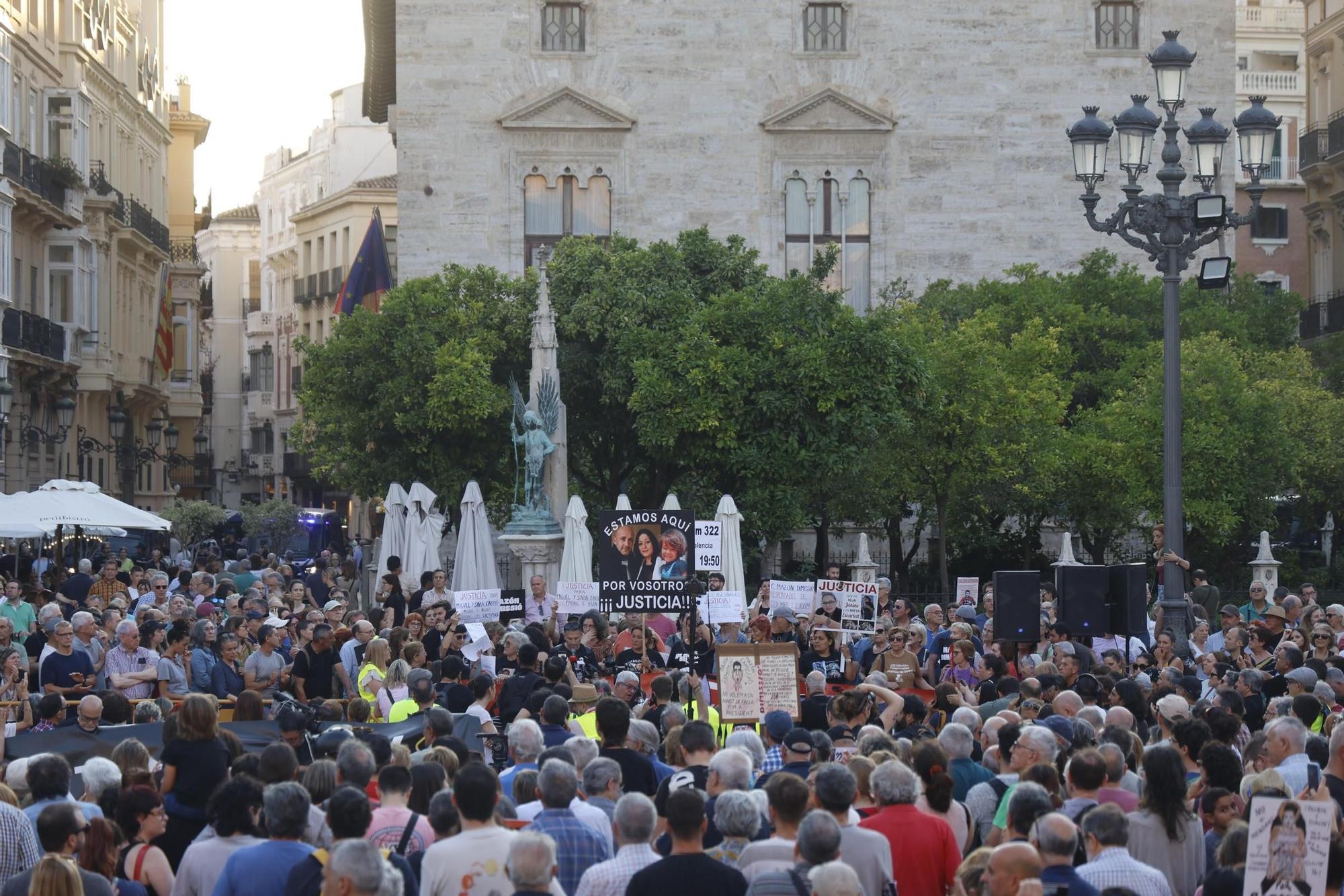 Familiares de las víctimas y afectados por la dana encabezan la manifestación del 29-M