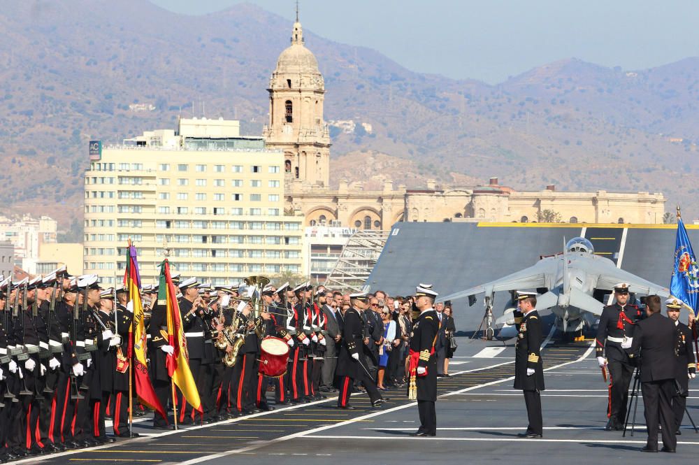 Jura de bandera civil en el portaviones Juan Carlo