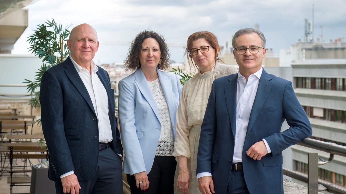 De izquierda a derecha, Miguel Hernando de Larramendi (presidente del CEARC), Rosa Meneses (subdirectora), Sonia Boulos (miembro de la Junta Directiva) y Haizam Amirah Fernández (director ejecutivo).