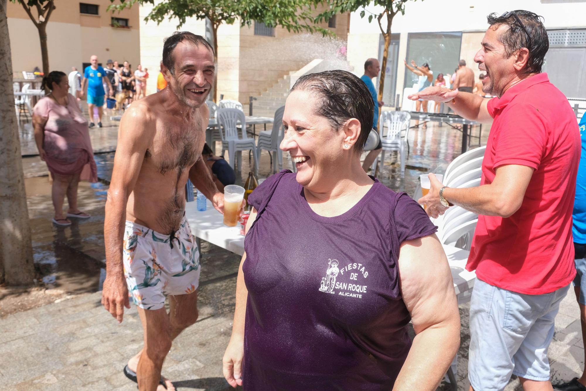 Así ha sido la tradicional "banyà" de las fiestas de San Roque