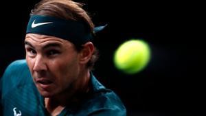 Nadal durante su partido contra Carreño en París Bercy.