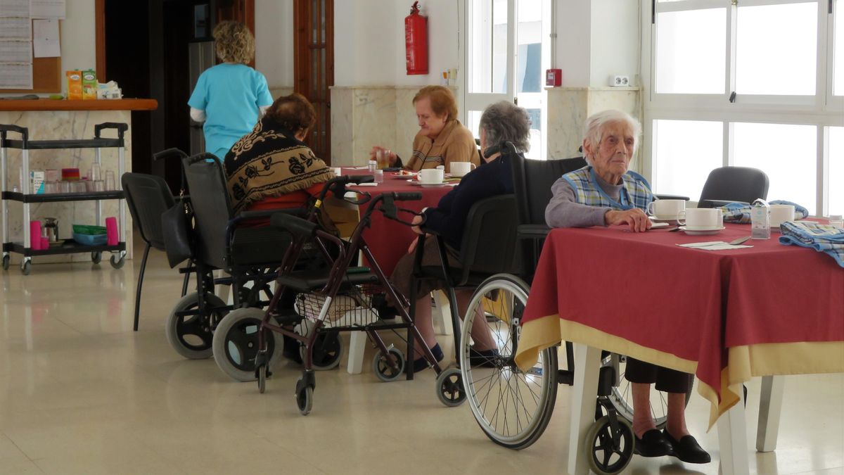 Grupo de usuarios de la Residencia de Mayores de Monesterio