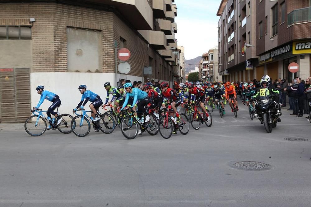 Ambiente a la salida y la llegada de la Vuelta Ciclista a Murcia