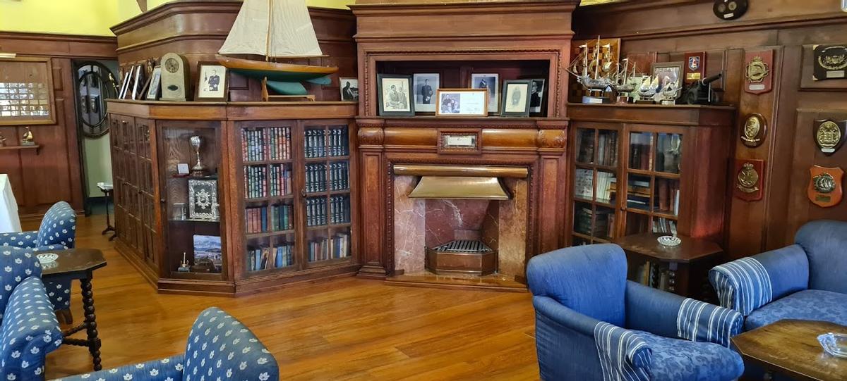 La señorial y museística sede del Real Club de Regatas Galicia, en Vilagarcía.