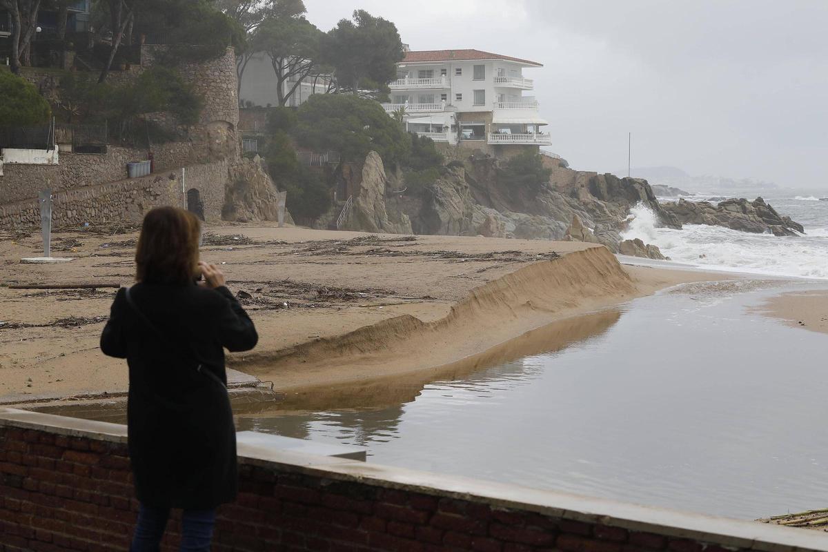 Les fotografies de l'endemà de la llevantada Harry a les comarques gironines Les fotografies de l'endemà de la llevantada Harry a les comarques gironines