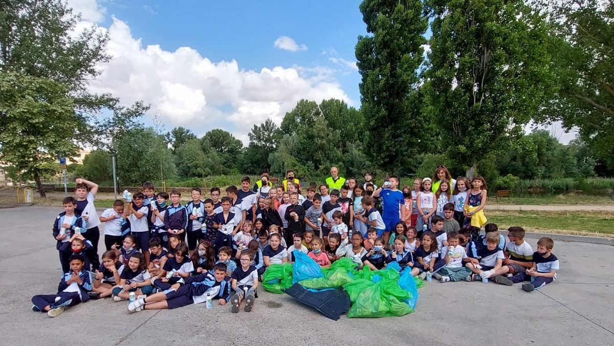 Jornada de limpieza de la ribera del Duero de 2022.