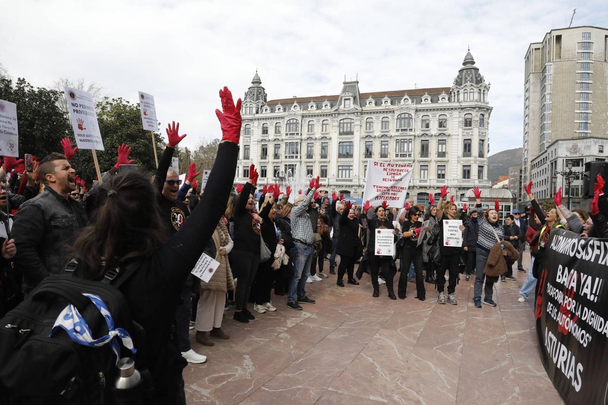 EN IMÁGENES: Así fue la manifestación de autónomos asturianos en Oviedo