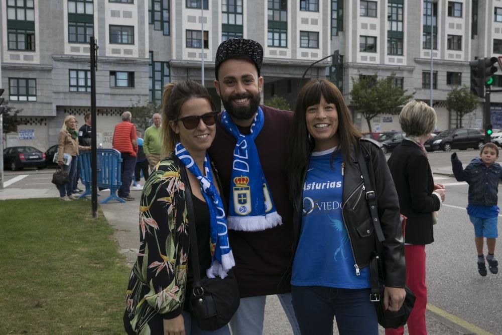 La afición azul apoya al Real Oviedo en el Tartiere