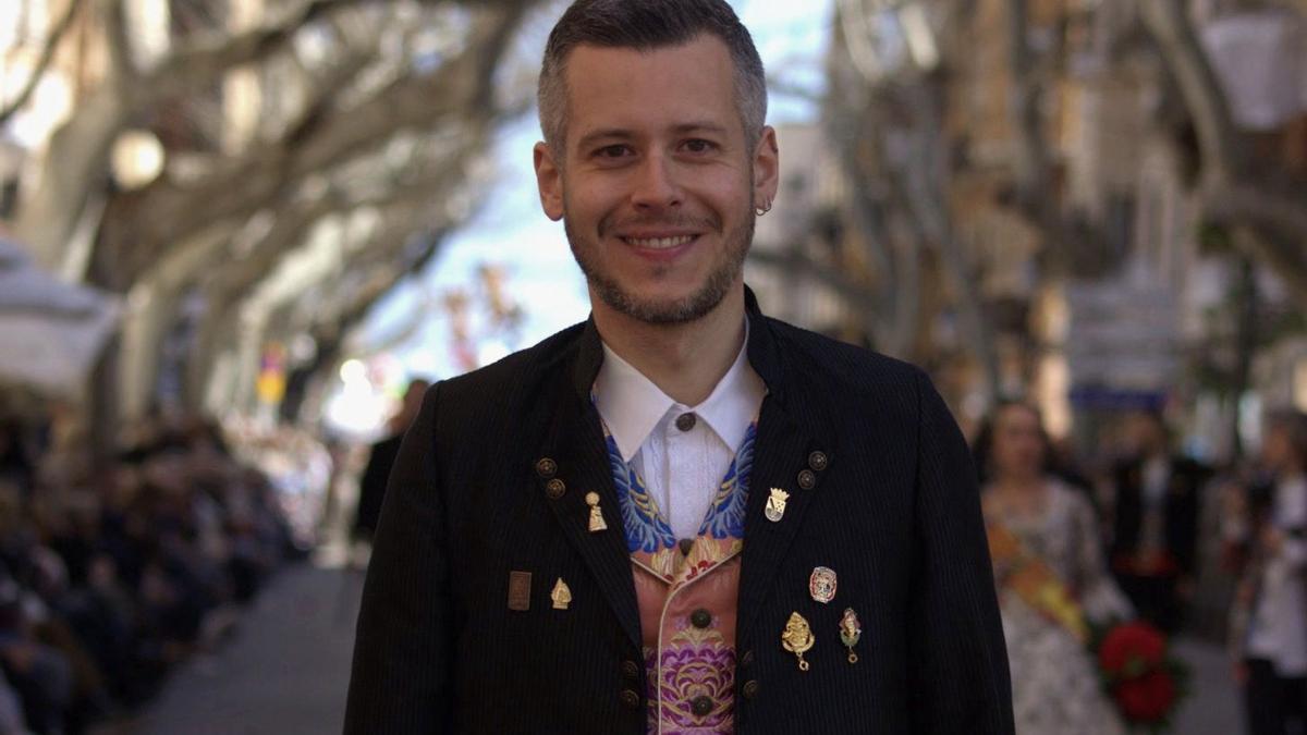 Cristian Pellicer, el nou president de la junta local; agarra el relleu de Jaume Bertomeu