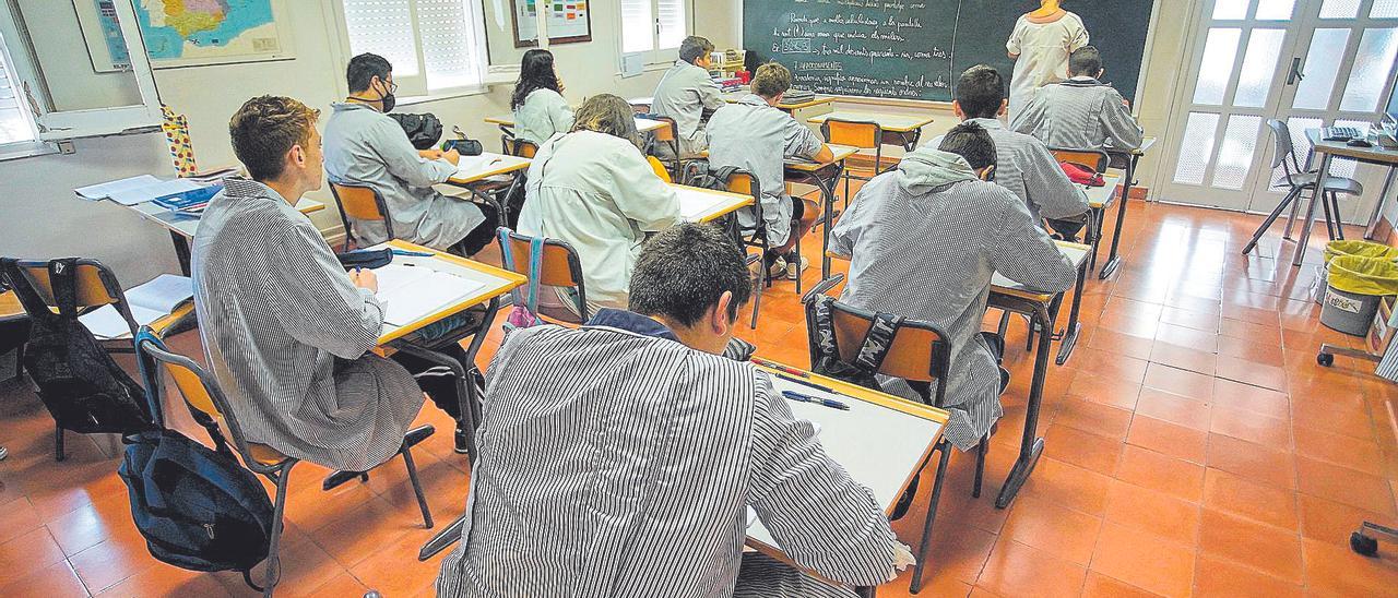 Un grup d&#039;alumnes del centre d&#039;educació especial Mare de Déu del Carme de Sarrià de Ter.