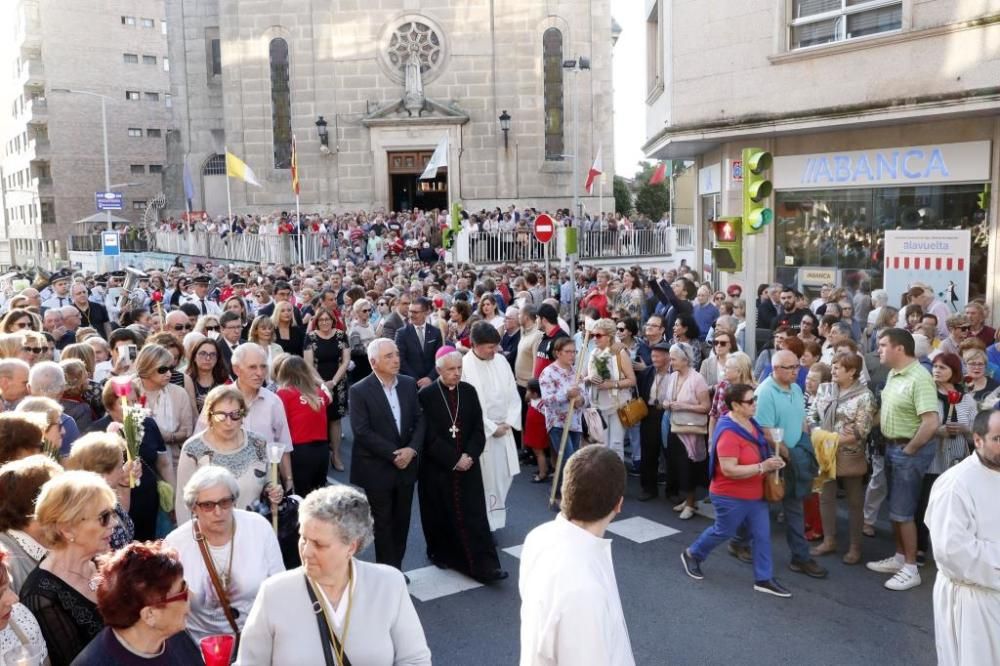 La Virgen de Fátima marcha con sus fieles en Vigo