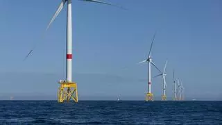 Iberdrola aleja su entrada en eólica marina en España mientras lanza planes de 25.000 millones en todo el mundo
