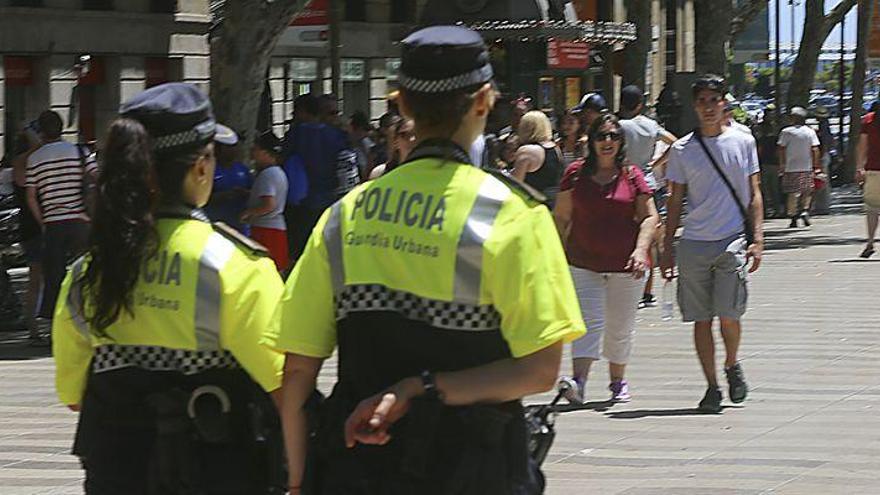 Un guardia urbano dispara y mata a un perro que le ha mordido el brazo