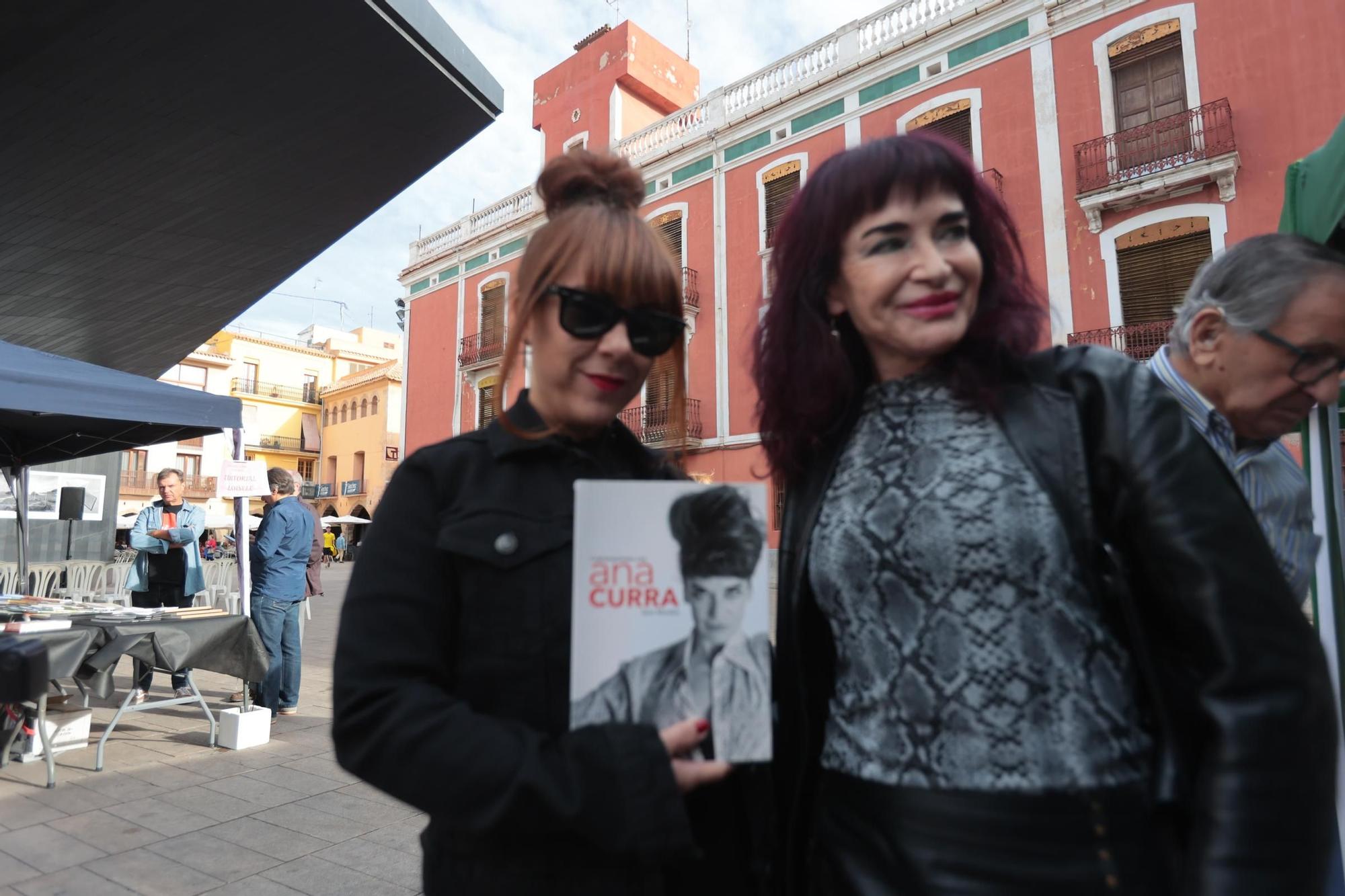 Las fotos de la primera jornada de la Fira del Llibre de Vila-real