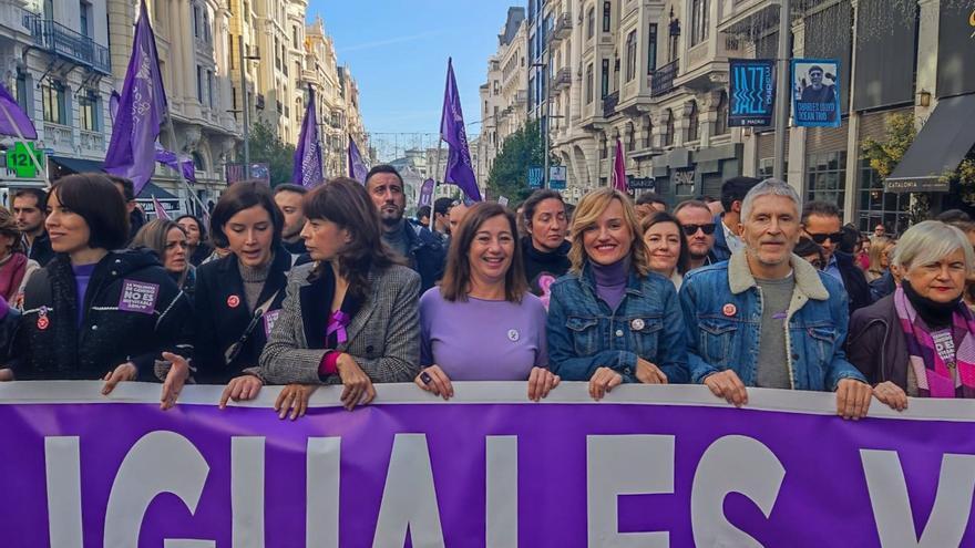 La presidenta del Congreso de los Diputados y secretaria general del PSIB-PSOE, Francina Armengol, en la manifestación convocada por el Foro de Madrid contra la violencia de las mujeres y el Consejo de las Mujeres de Madrid