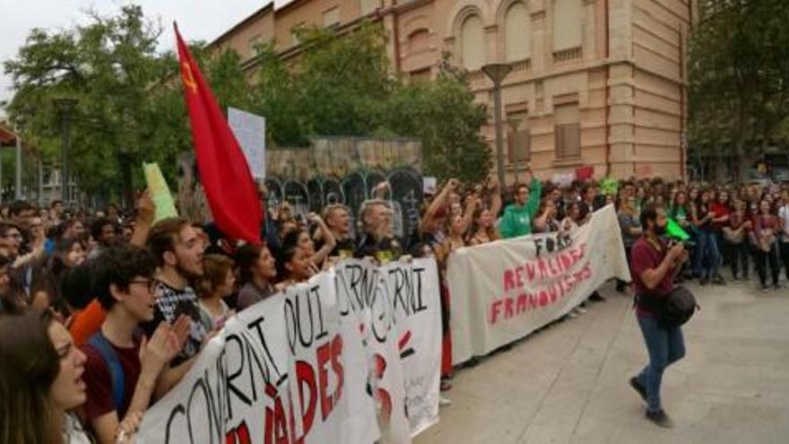 Más de 500 personas se manifiestan en Palma contra la LOMCE y las reválidas