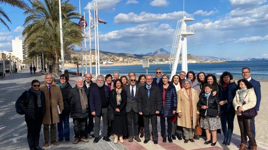 Visita del Consell Valencià de Cultura para apoyar la repatriación de los restos de Altamira