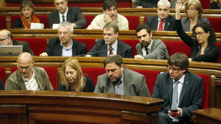 El Parlament aprova la moció que reafirma la resolució anul·lada pel TC