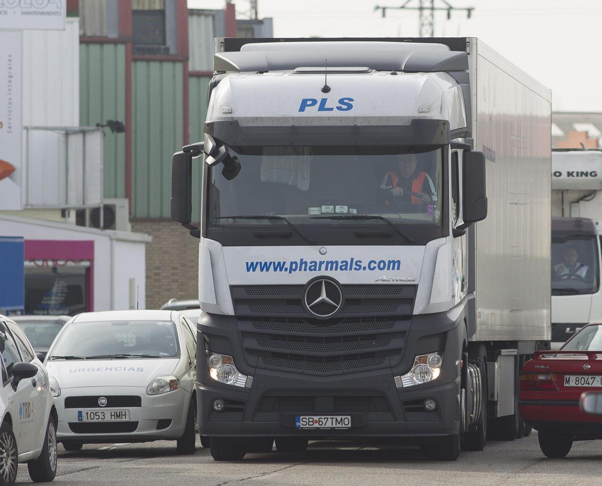 Un jutge prohibeix acostar-se a l’AP-7 a una banda que robava la càrrega de camions