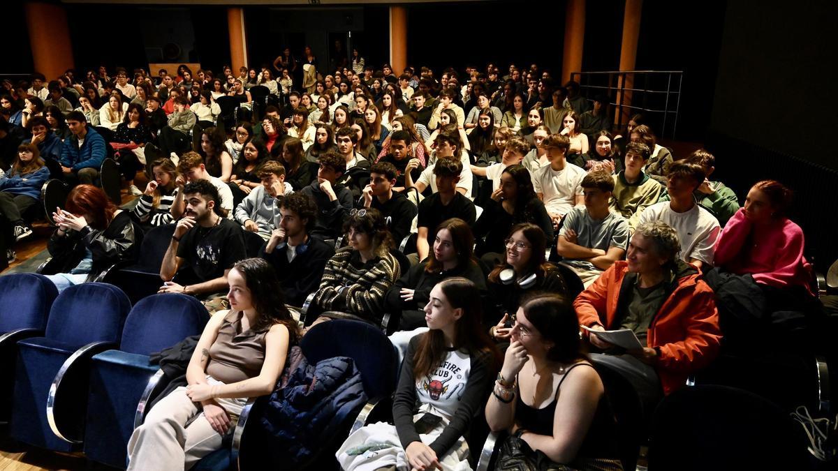 Público durante unha proxección no Teatro Principal de Pontevedra