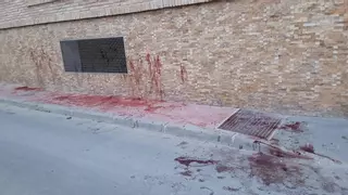 Una salvaje pelea entre tres hombres deja una calle de Los Garres llena de sangre: "Da miedo"