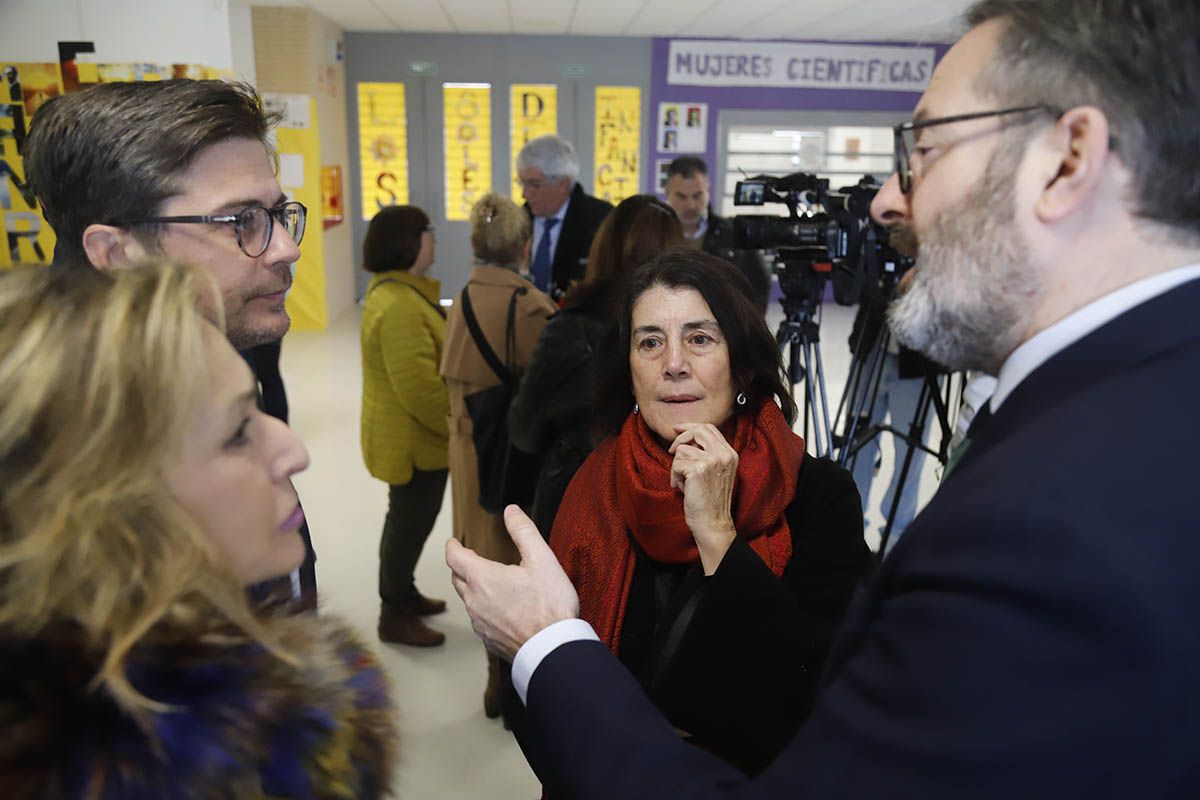 La flamante Medalla de Andalucía Casiana Muñoz visita en Córdoba el IES que lleva su nombre