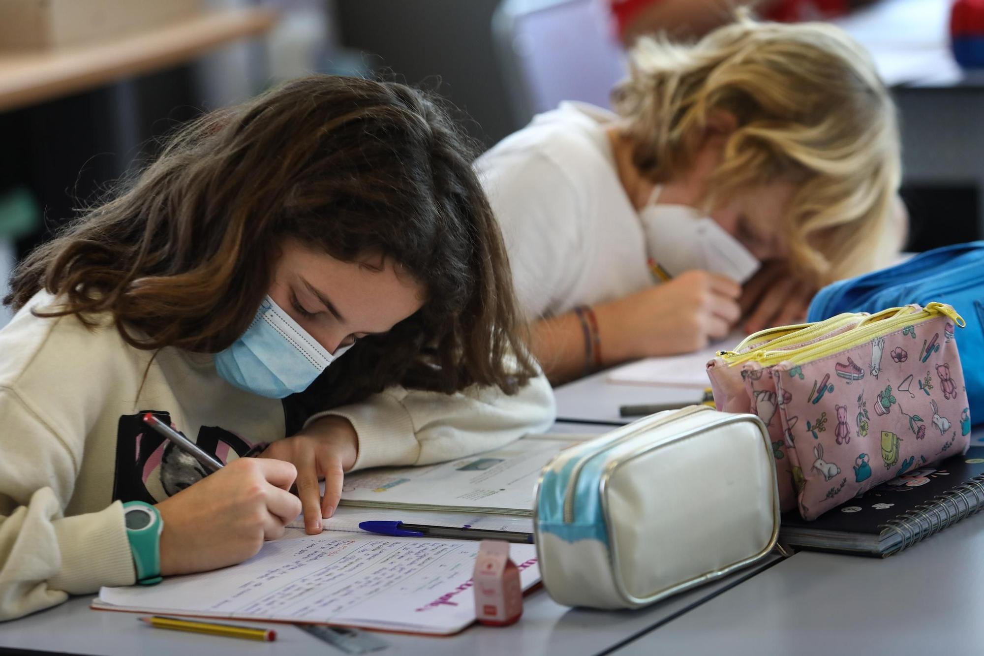 Los escolares asturianos vuelven a las aulas tras las vacaciones de Navidad