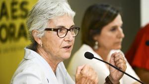 Muriel Casals i Carme Forcadell, en una roda de premsa d’{Omnium} Cultural i l’{Assemblea} Nacional Catalana, l’agost del 2014.