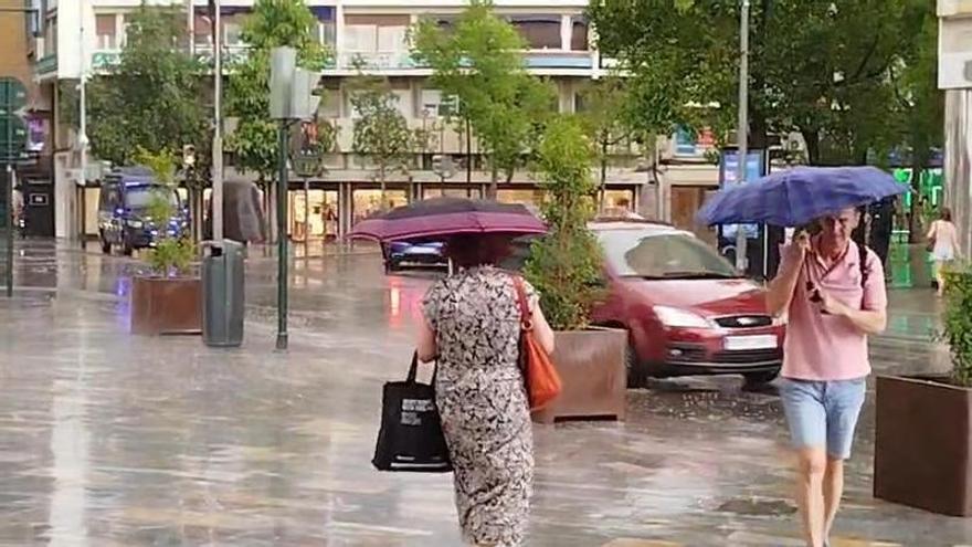 Tiempo en Murcia | Reventones cálidos, tormentas de barro y temperaturas récord: La Región vive el día más caótico del año