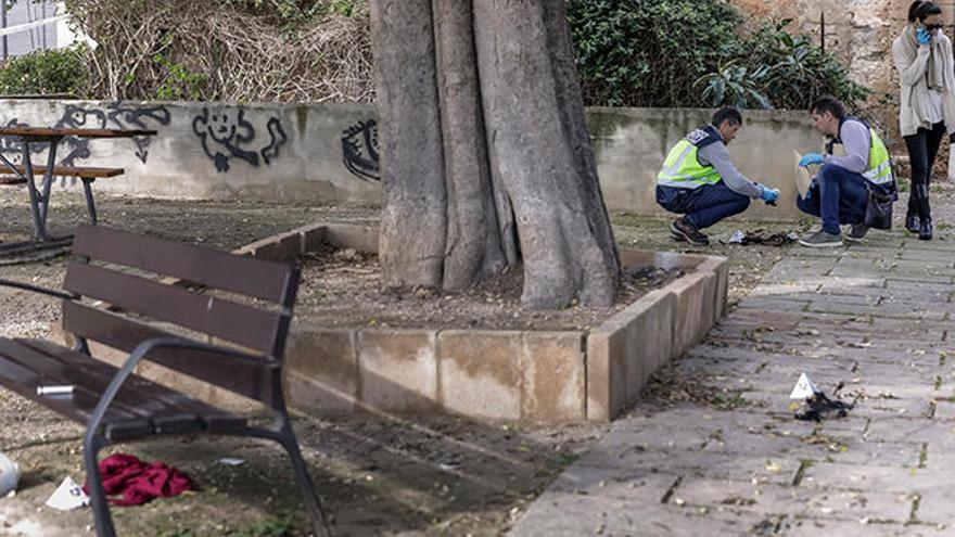 &quot;Un hombre moreno ha venido como un loco y me ha pegado fuego&quot;