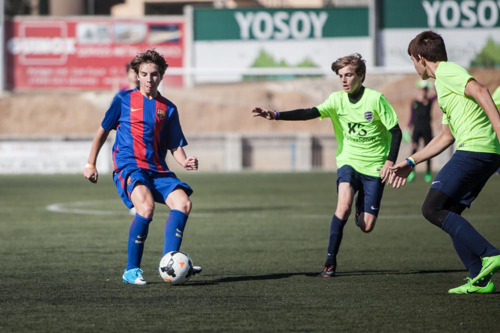 MIC 17 - FC Barcelona - Kaptiva Sports USA Camps
