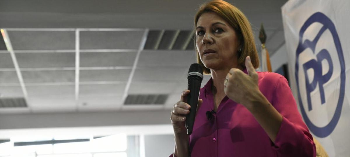 Cospedal sugiere que Aznar está detrás de Casado.