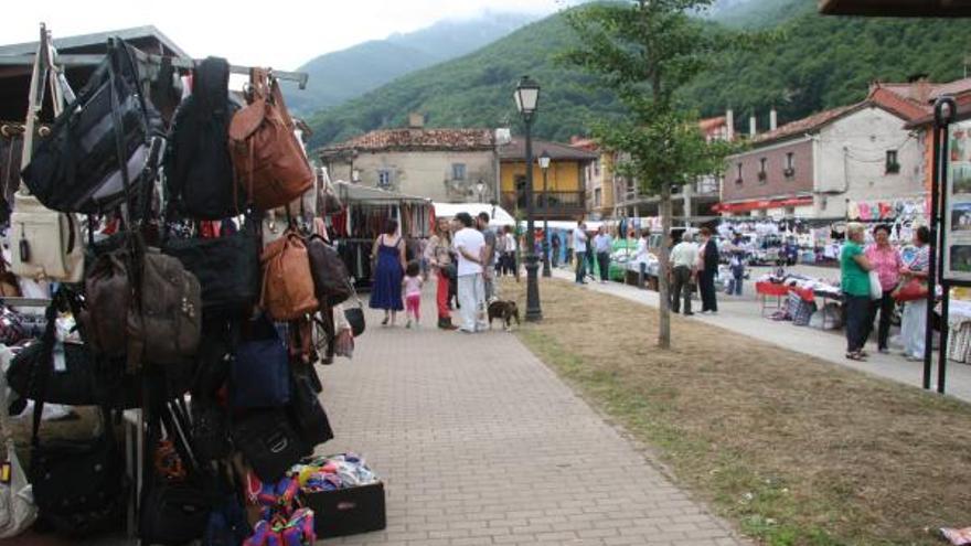 Mercado en Felechosa (Aller), en una imagen de archivo.