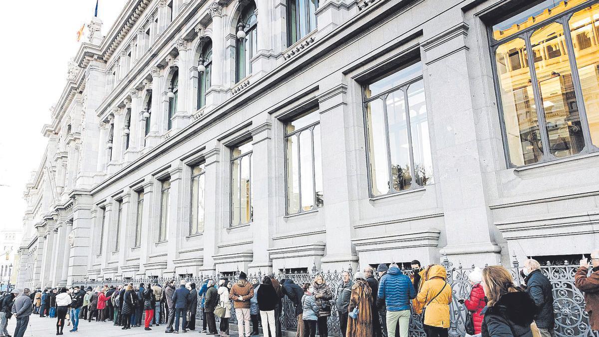 Colas en el Banco de España para contratar Letras del Tesoro