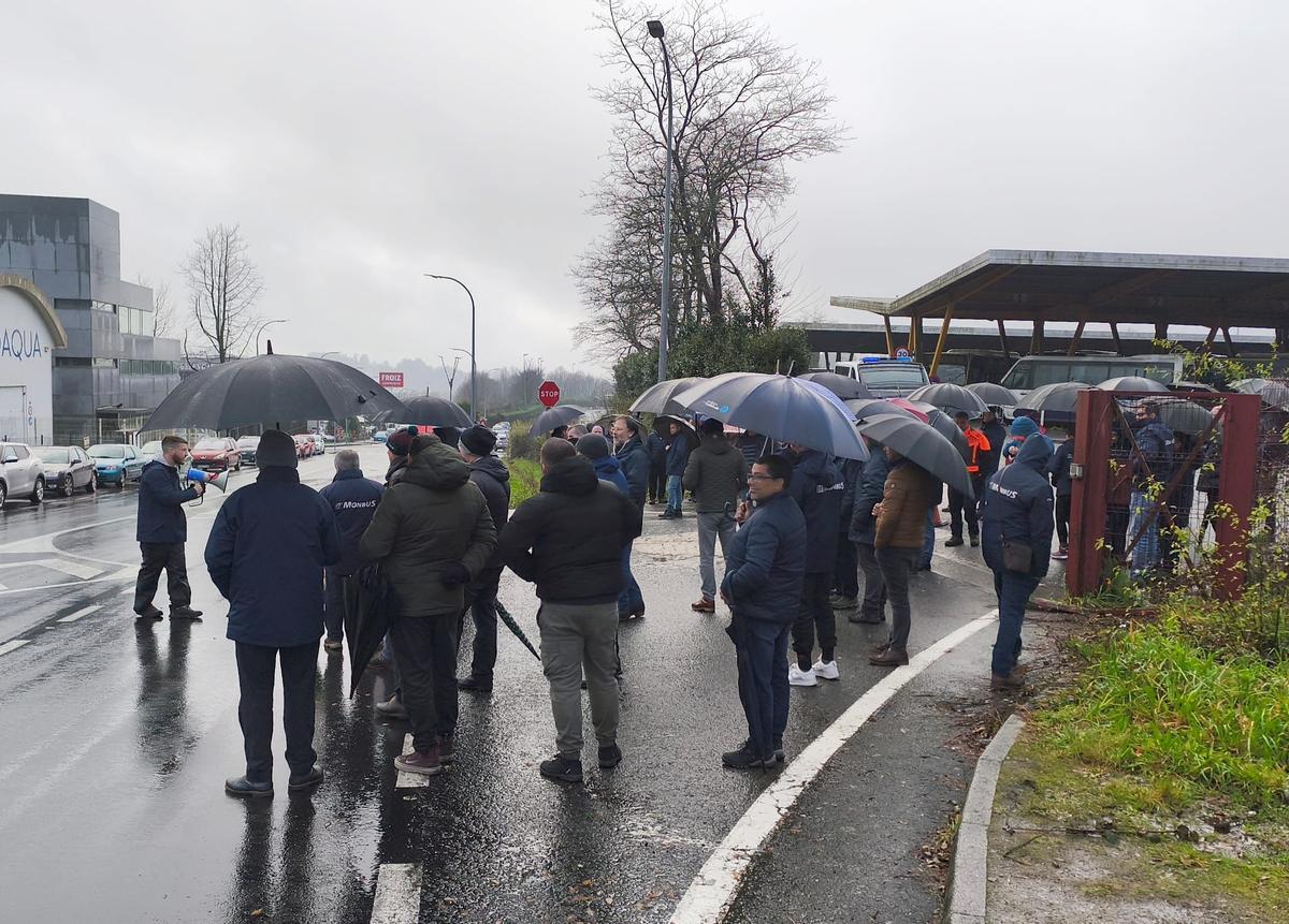 Los trabajadores se han vuelto a concentrar este viernes en Amio para reivindicar un nuevo convenio más justo