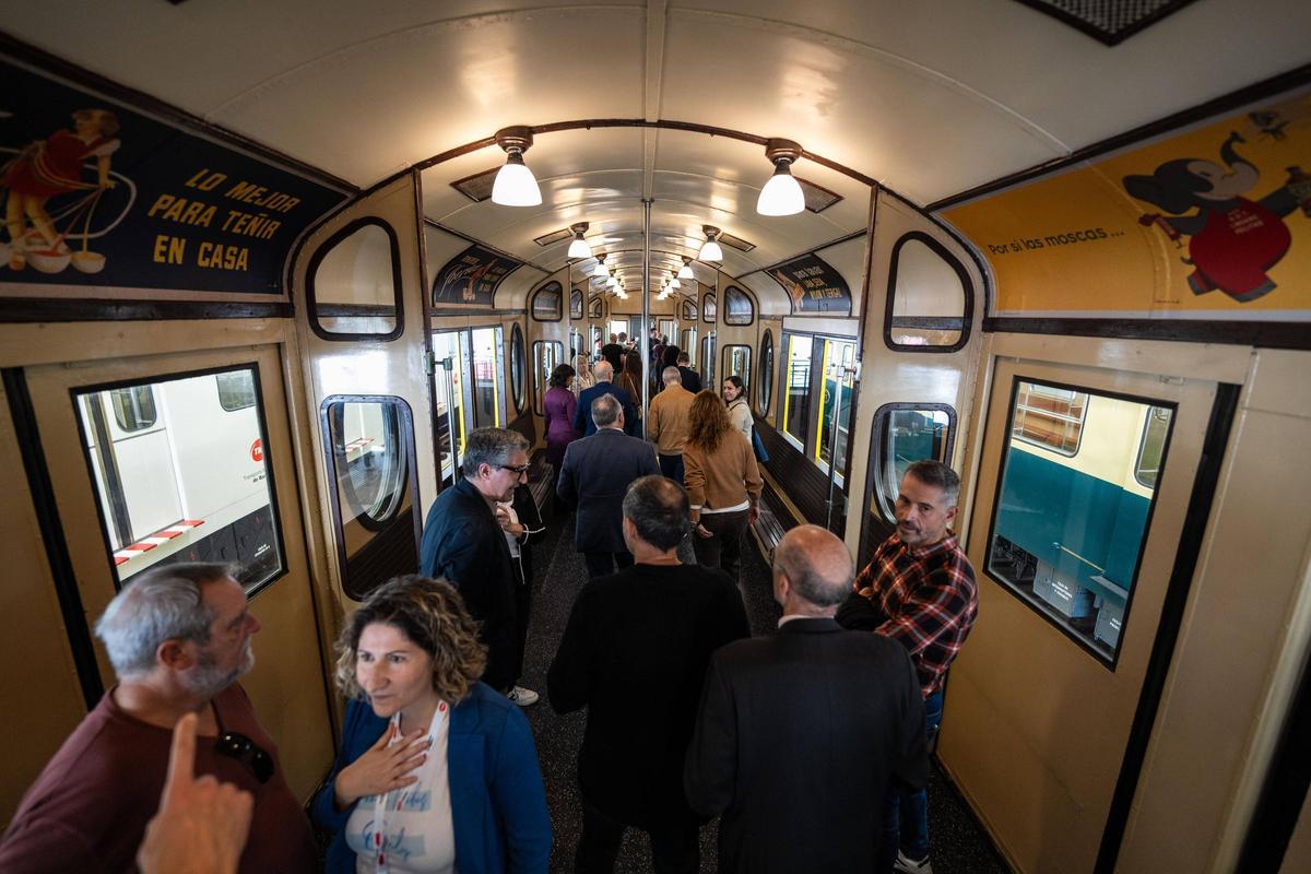 Jaume Collboni inaugura la exposición gratuita de trenes históricos restaurados por el centenario del metro