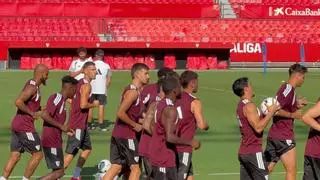 El Sevilla ultima la visita a Riazor con las bajas confirmadas de Sangante y Vargas por lesión