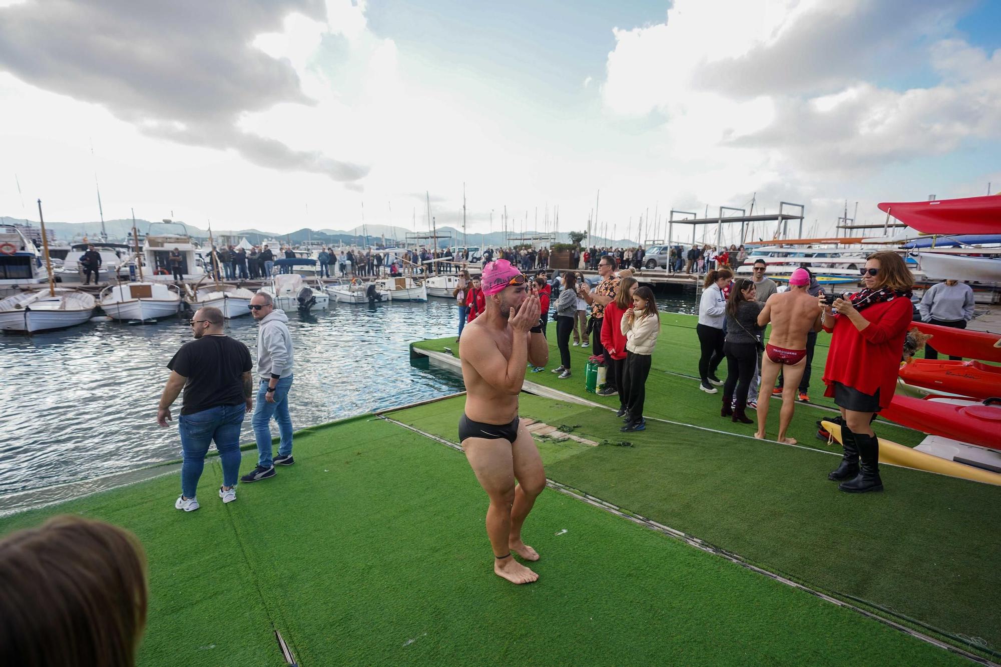 Todas las imágenes de la Copa de Nadal de natación en Ibiza