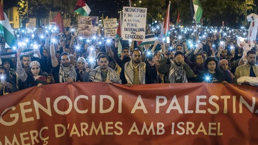Entidades piden al Gobierno en una protesta suspender el comercio de armas con Israel